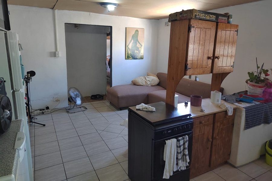 2 Bedroom Property for Sale in Lavender Hill Western Cape